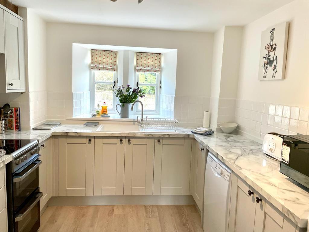 Greystones Cottage Bourton-on-the-Water Стая снимка